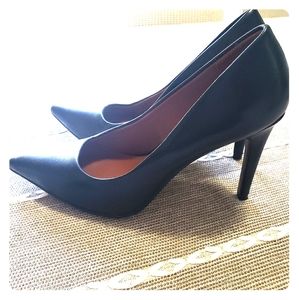 *never worn CHRISTIAN SIRIANO for Payless